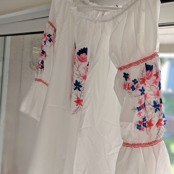 Off-the-shoulder Flare Sleeve Mini Dress - Picture 4 of 8